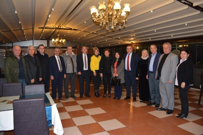 Başkan Erener’den Meclis Üyelerine Plaket