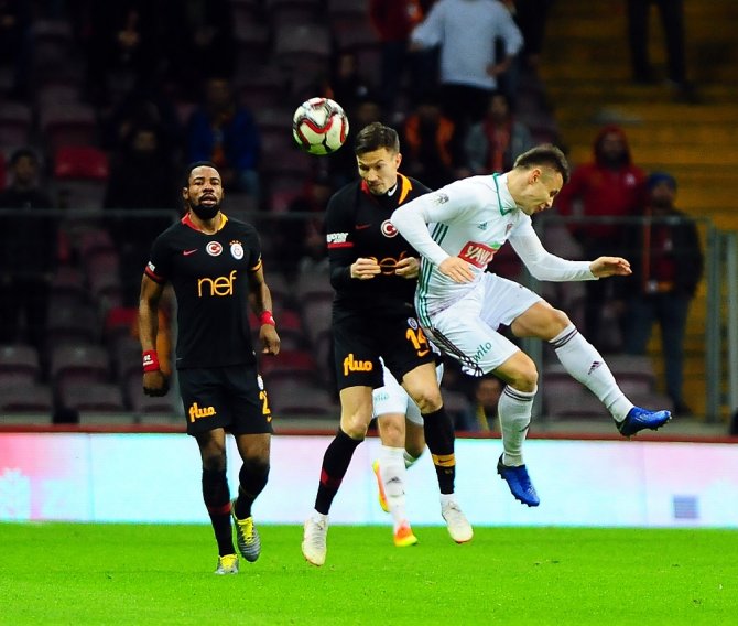 İlk Yarı Galatasaray’ın Üstünlüğüyle Bitti