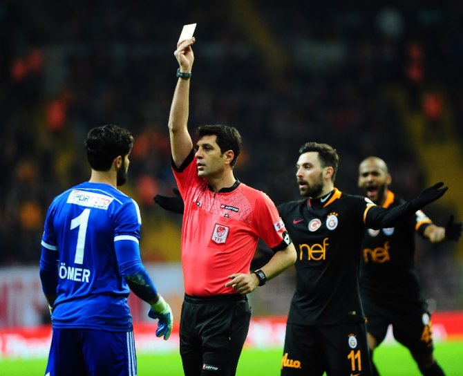 Cimbom Yarı Finalin Kapısını Araladı