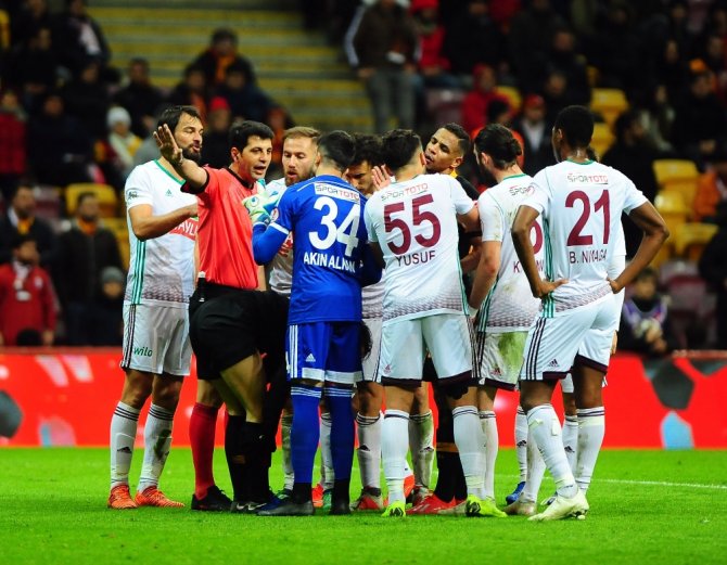 Cimbom Yarı Finalin Kapısını Araladı