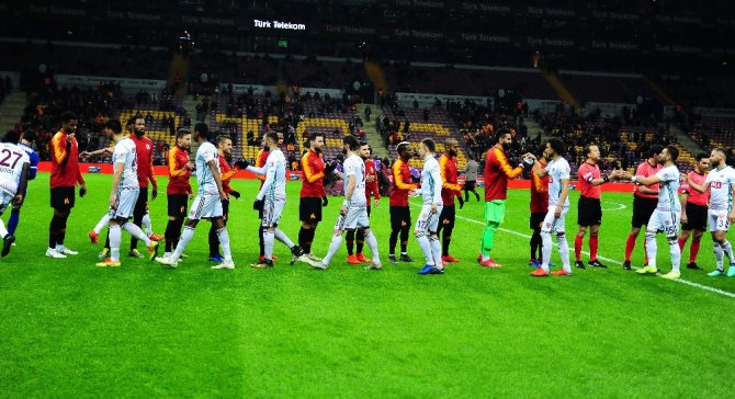 Galatasaray Kupada Avantajı Kaptı