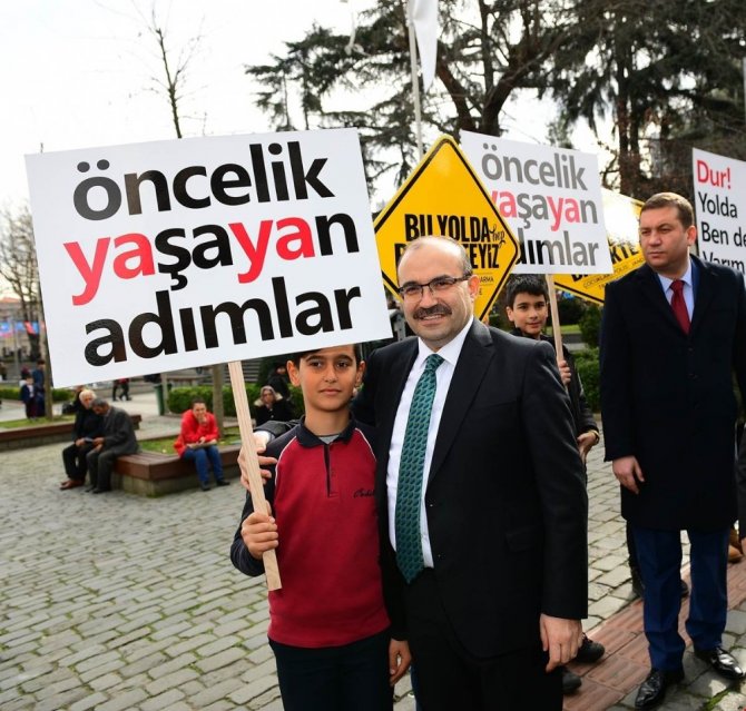 “Öncelik Hayatın, Öncelik Yayanın” Sloganı İle Trabzon’da Sokağa Çıktılar