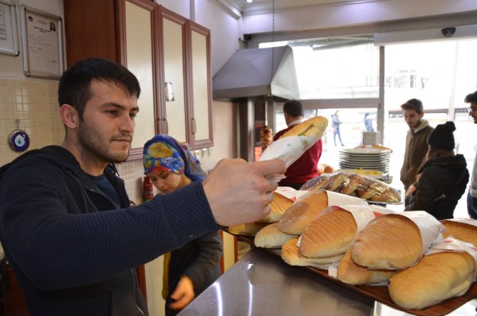 Bu Lokantada Öğrencilere 1 Gün Boyunca Yemek Ücretsiz