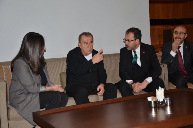 Bakan’dan Fatih Terim’e Taziye Ziyareti