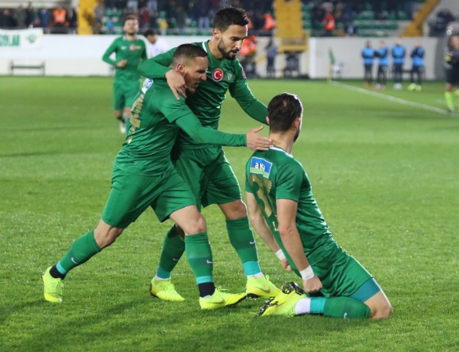 İlk Yarı Akhisarspor’un Üstünlüğüyle Bitti