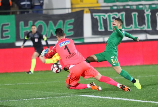 İlk Yarı Akhisarspor’un Üstünlüğüyle Bitti