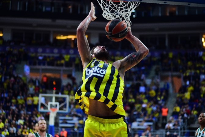 Fener, Pana’yı Dağıttı