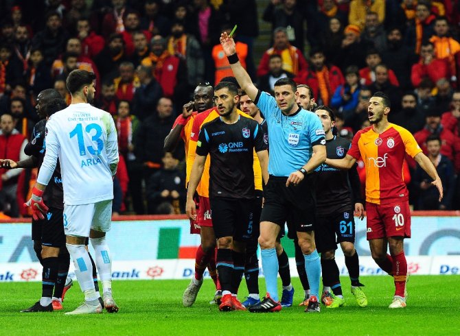 İlk Yarı Galatasaray’ın Üstünlüğüyle Bitti