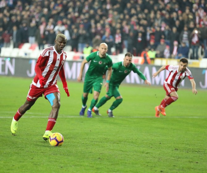 Spor Toto Süper Lig: Dg Sivasspor: 2 - Akhisarspor: 1 (Maç Sonucu)