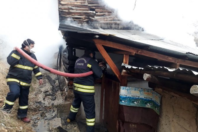 Gümüşhane’de Çatı Yangını