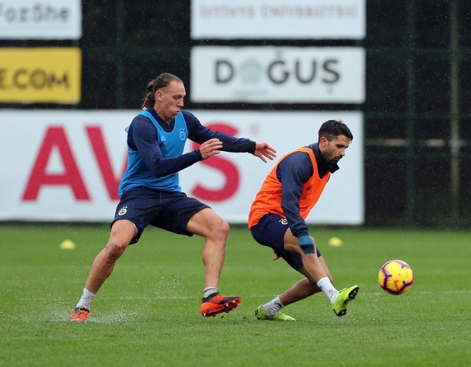 Fenerbahçe Konyaspor Mesaisine Başladı