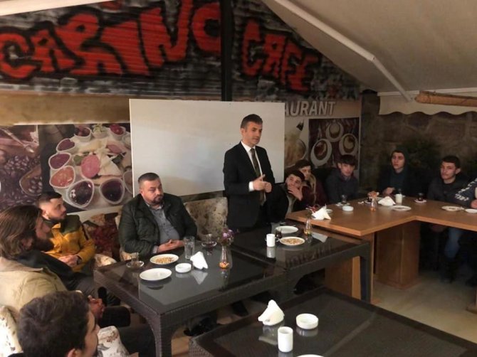 İyi Parti Yomra Belediye Başkan Adayı Bıyık Gençlerle Buluştu