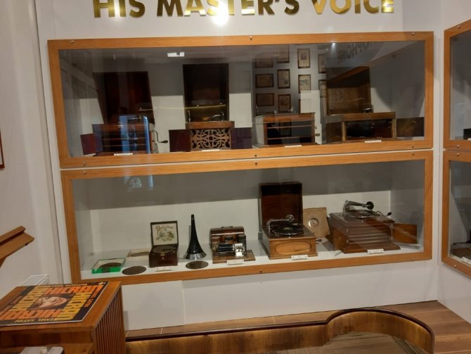 1800’lü Yıllara Ait Gramofonların Yer Aldığı Müzeye Yoğun İlgi