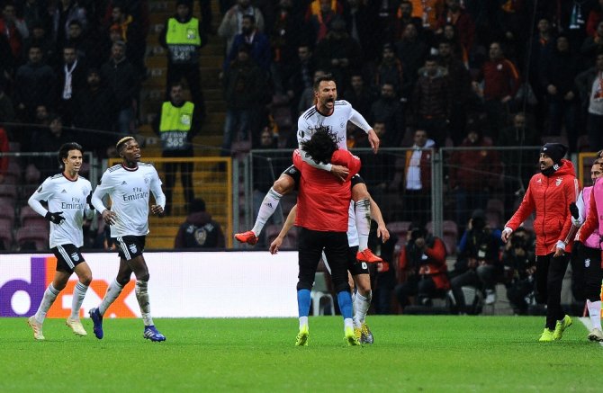 Uefa Avrupa Ligi: Galatasaray: 1 - Benfica: 2 (Maç Sonucu)