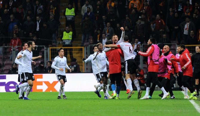 Uefa Avrupa Ligi: Galatasaray: 1 - Benfica: 2 (Maç Sonucu)