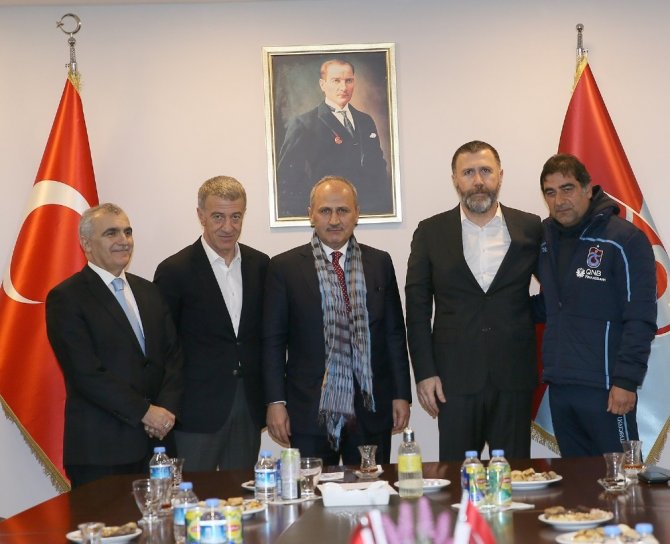 Ulaştırma Ve Altyapı Bakanı Cahit Turhan’dan Trabzonspor’a Ziyaret