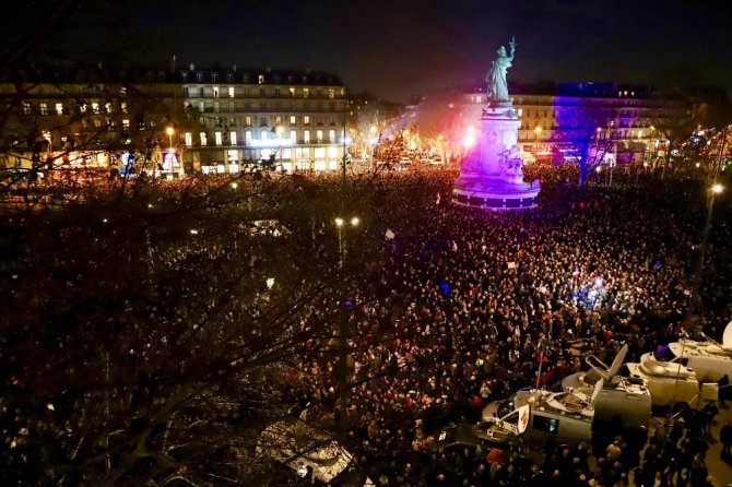 Fransa’da Binler Sokağa Döküldü