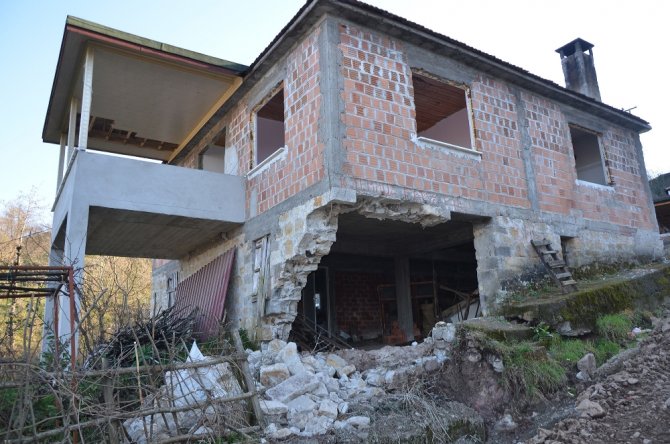 Ordu’da Heyelandan 7 Ev Boşaltıldı