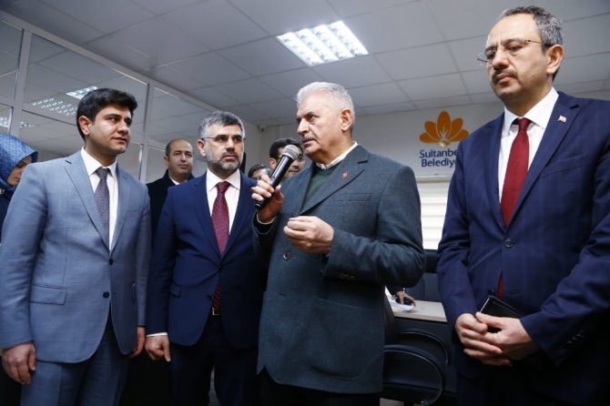 Binali Yıldırım Tapu Sevincine Ortak Oldu