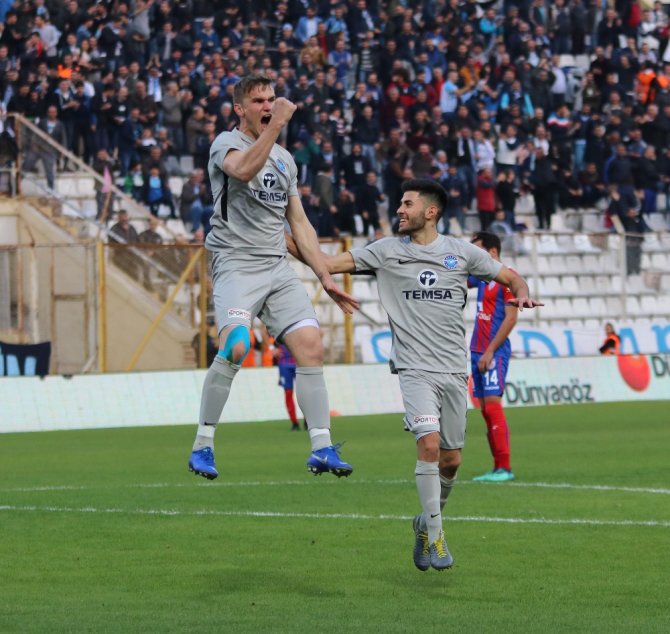 Adana Demir Altınordu’yu 3-0’la Geçti
