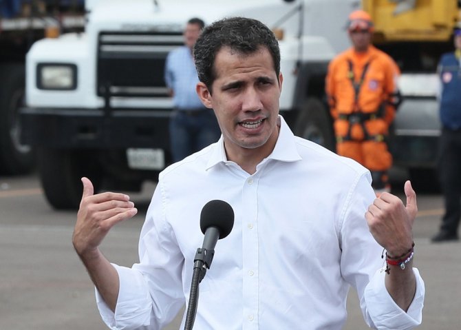 Guaido ’Darbe Yapın’ Diye Yalvarıyor