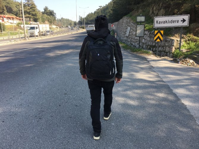 Onunla Görüşebilmek İçin İzmir’den Ankara’ya Yürüyor