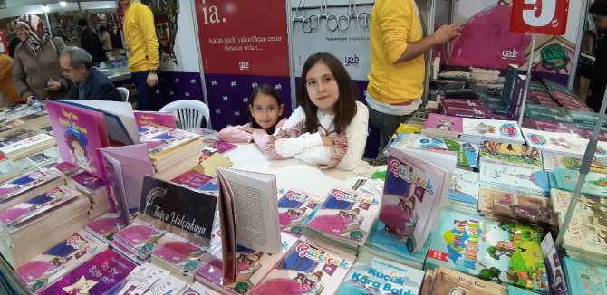 10 Yaşındaki Tuğçe İkinci Kitabını Yazdı