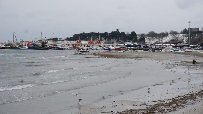 Tekirdağ’da Deniz 30 Metre Çekildi