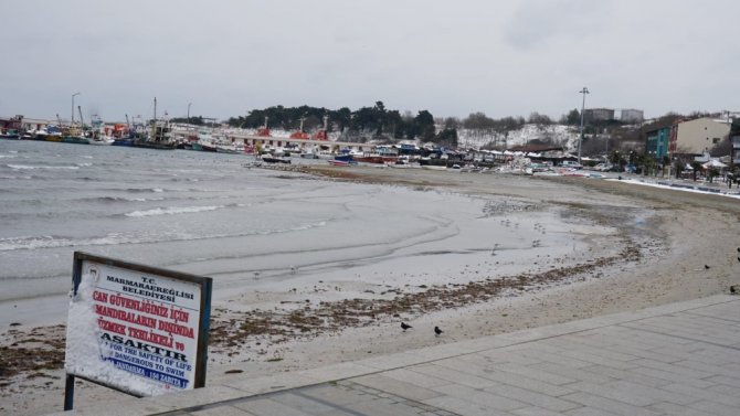 Tekirdağ’da Deniz 30 Metre Çekildi