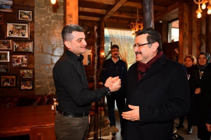 Genç, Çukurçayır’da Esnaf Ve Vatandaşlarla Buluştu