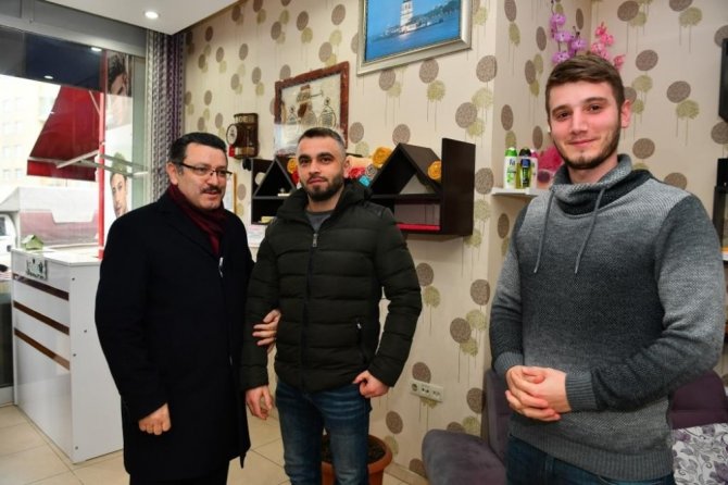Genç, Çukurçayır’da Esnaf Ve Vatandaşlarla Buluştu