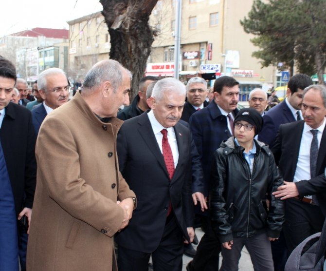 Binali Yıldırım Erzincan’da Hemşehrileriyle Buluştu