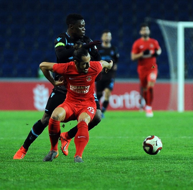 İlk Yarı Trabzonspor’un Üstünlüğüyle Bitti