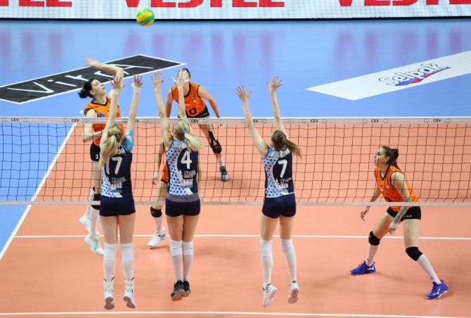 Eczacıbaşı Vitra, Namağlup Çeyrek Finalde