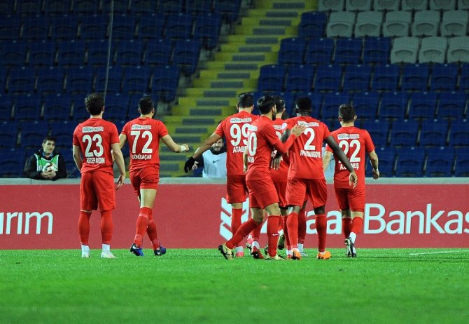 Fırtına Kupada Yarı Finalde