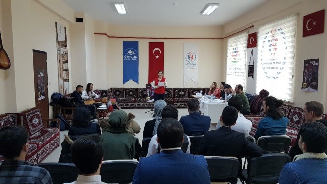 Gümüşhane Gençlik Merkezinde Türk Müziği Ses Yarışması Yapıldı