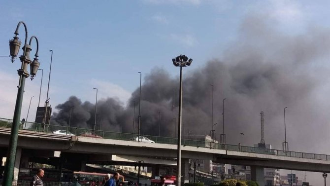 Mısır’da Tren İstasyonunda Yangın: En Az 20 Ölü