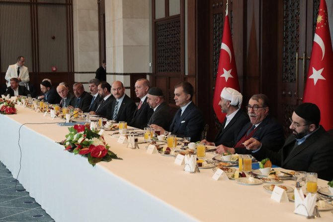 Erdoğan Kanaat Önderleri İle Görüştü