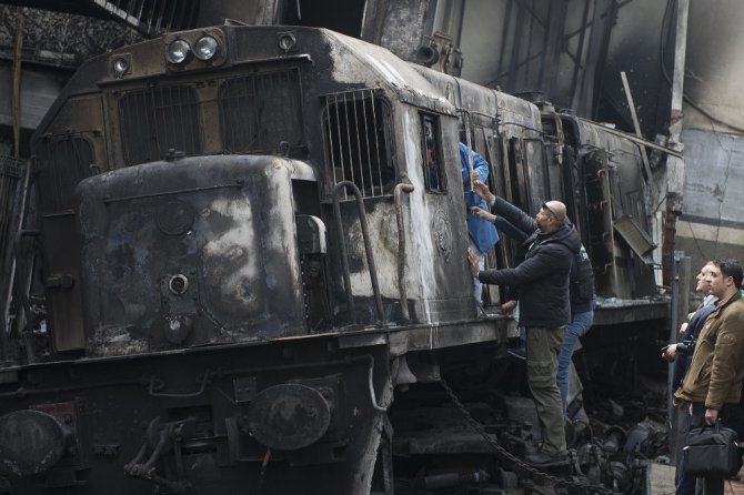 Mısır’da 25 Kişiye Mezar Olan Tren İstasyonu Görüntülendi