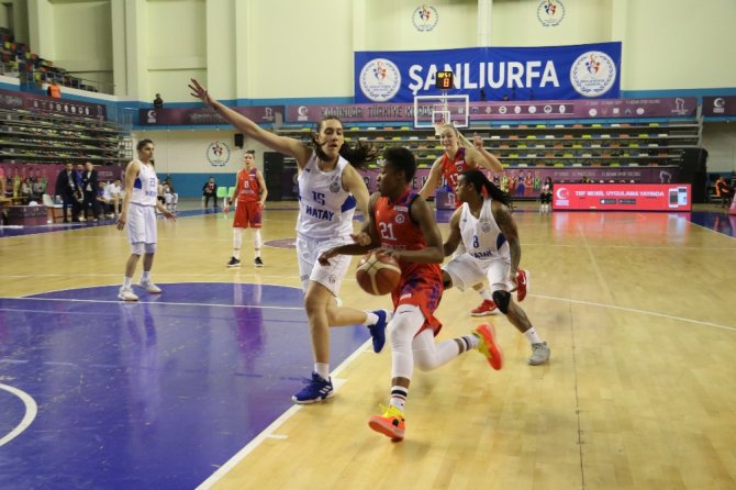 Mersin Büyükşehir Belediyespor Yarı Finalde