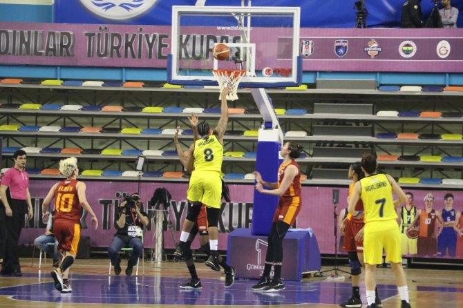 Kupa Derbisi Fener’in