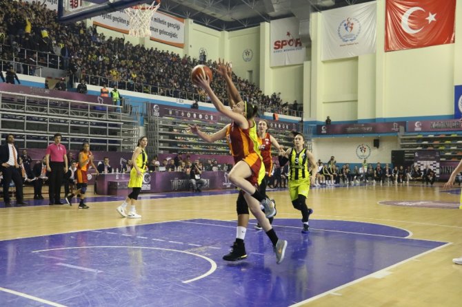 Kupa Derbisi Fener’in