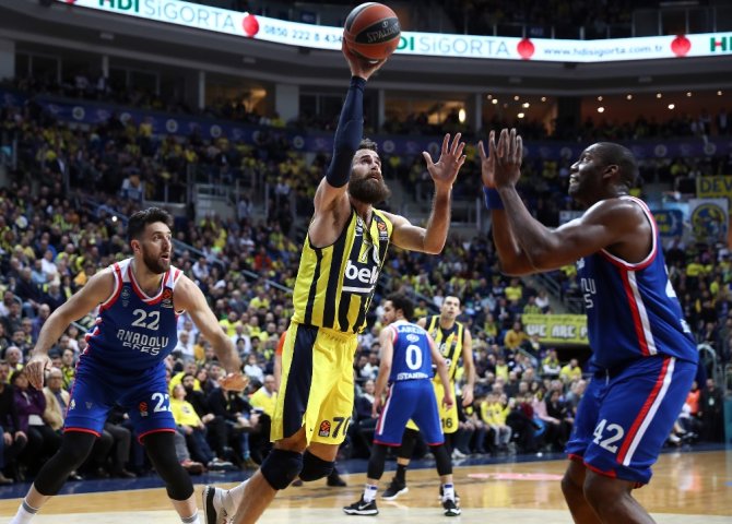 Avrupa’da Türk Derbisi Fenerbahçe Beko’nun