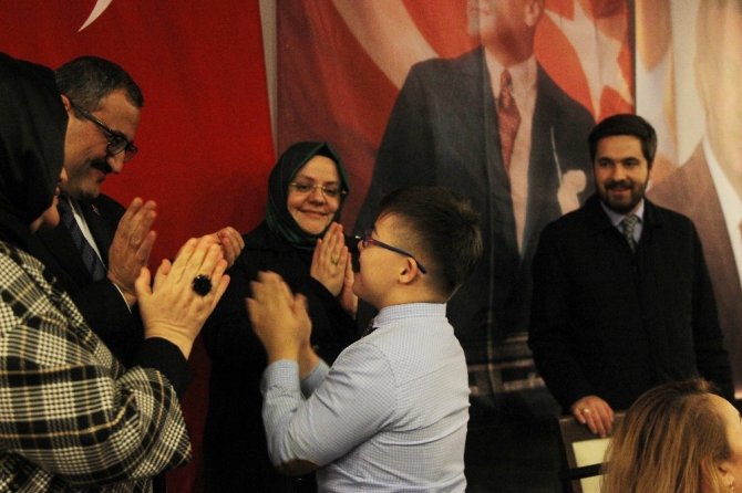Bakan Selçuk: “56 Bin Engelliyi Kamuda İstihdam Etmenin Gururunu Yaşıyoruz”