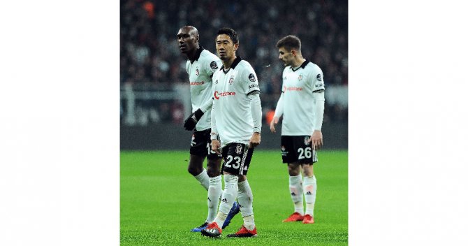 Kagawa Ve Gökhan Gönül Kadroda Yok