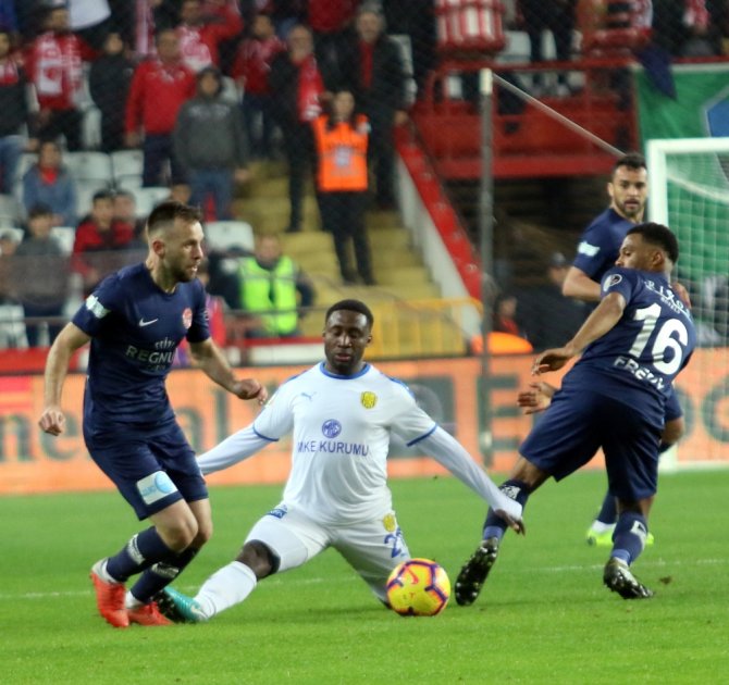 Ankaragücü, Antalyaspor’u 4 Golle Geçti