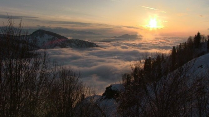 Artvin Camili’den Bulut Denizinde Eşsiz Gün Batımı Manzarası