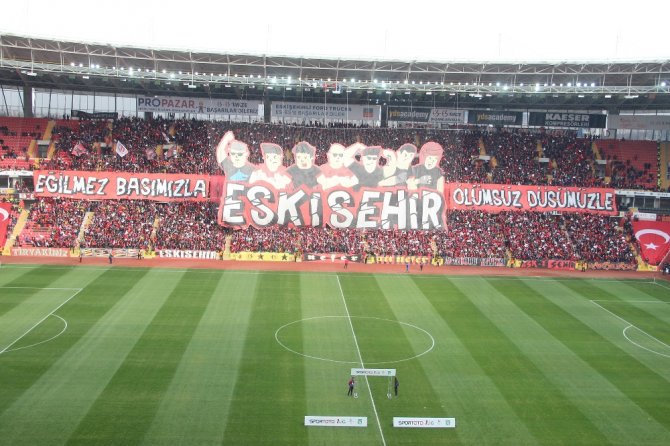 Eskişehirspor Taraftarından Görsel Şölen