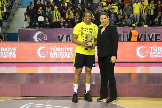 Şampiyon Fenerbahçe Kupasını Aldı