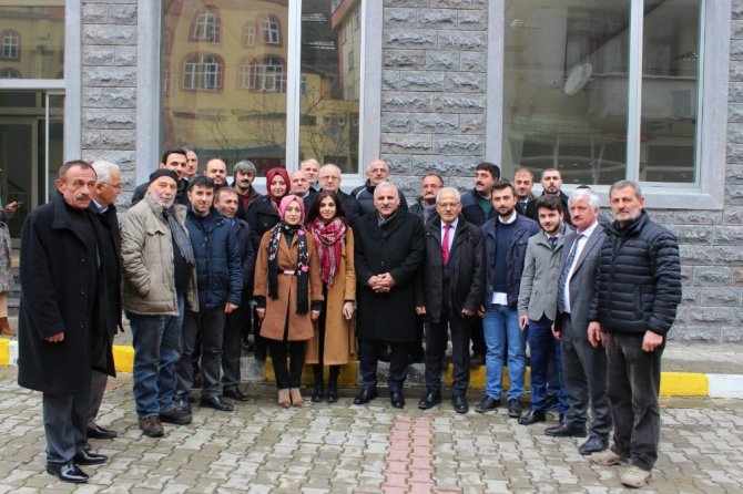 Zorluoğlu İlçeler Arasında Mekik Dokuyor